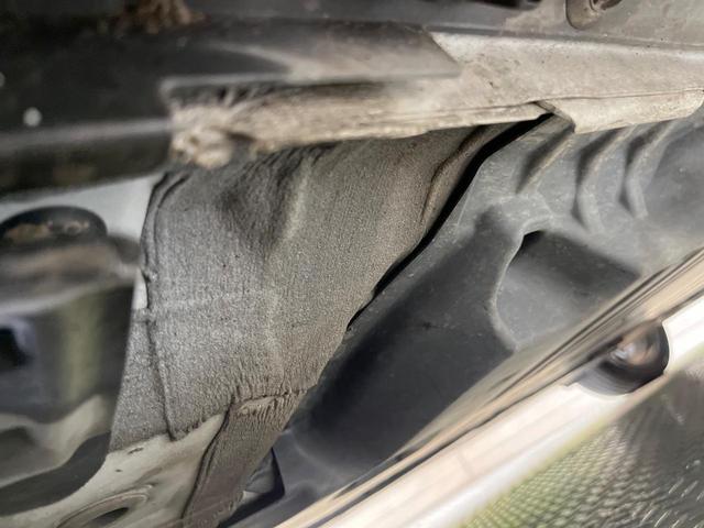 プリウス Ｚ　純正１２型ナビ　ガラスルーフ　全周囲カメラ　衝突被害軽減システム　禁煙車　電動リアゲート　ハーフレザーシート　前席シートエアコン　パワーシート　ドラレコ　コーナーセンサー　スマートキー　ＬＥＤヘッド（60枚目）