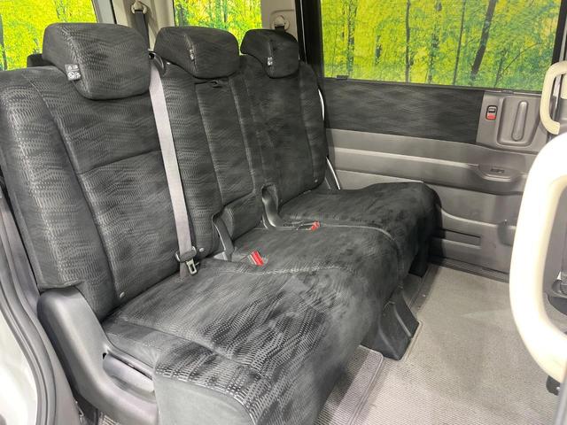 ステップワゴン Ｇ　インターナビＥセレクション　ＳＤナビ　両側電動スライド　ＥＴＣ　バックカメラ　オートエアコン　ＨＩＤヘッド　クルーズコントロール　スマートキー　アイドリングストップ　１５インチアルミホイール　シートリフター　サンシェード（9枚目）