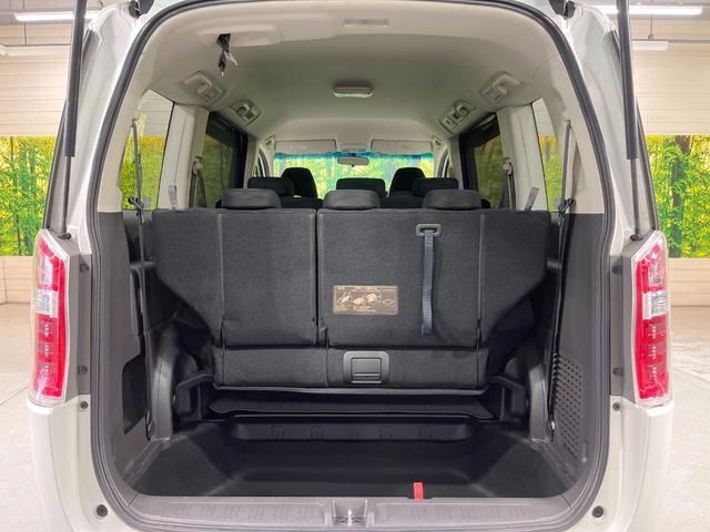 ステップワゴン Ｇ　インターナビＥセレクション　ＳＤナビ　両側電動スライド　ＥＴＣ　バックカメラ　オートエアコン　ＨＩＤヘッド　クルーズコントロール　スマートキー　アイドリングストップ　１５インチアルミホイール　シートリフター　サンシェード（11枚目）