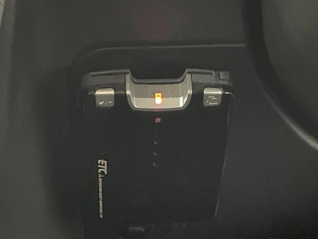 ソリオ ハイブリッドＭＺ　ＳＤナビ　両側電動スライド　衝突軽減装置　クルーズコントロール　ＥＴＣ　バックカメラ　ＨＩＤヘッド　シートヒーター　オートエアコン　スマートキー　プッシュスタート　Ｂｌｕｅｔｏｏｔｈ　フルセグＴＶ（6枚目）