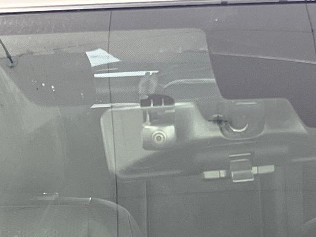 エクストレイル ２０Ｘｉ　ハイブリッド　純正ナビ　全周囲カメラ　衝突被害軽減システム　禁煙車　デジタルミラー　ドラレコ　コーナーセンサー　スマートキー　ビルトインＥＴＣ　クルコン　純正１７インチアルミ　オートハイビーム　車線逸脱警報（6枚目）