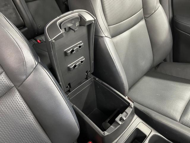 エクストレイル ２０Ｘｉ　ハイブリッド　純正ナビ　全周囲カメラ　衝突被害軽減システム　禁煙車　デジタルミラー　ドラレコ　コーナーセンサー　スマートキー　ビルトインＥＴＣ　クルコン　純正１７インチアルミ　オートハイビーム　車線逸脱警報（46枚目）