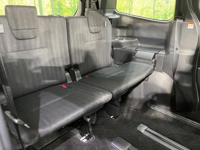 ヴォクシー Ｓ－Ｇ　純正１０型ＤＡ　両側電動ドア　バックカメラ　レーダークルーズ　禁煙車　コーナーセンサー　スマートキー　ＬＥＤヘッド　純正１６インチアルミ　オートハイビーム　車線逸脱警報　オートライト（10枚目）