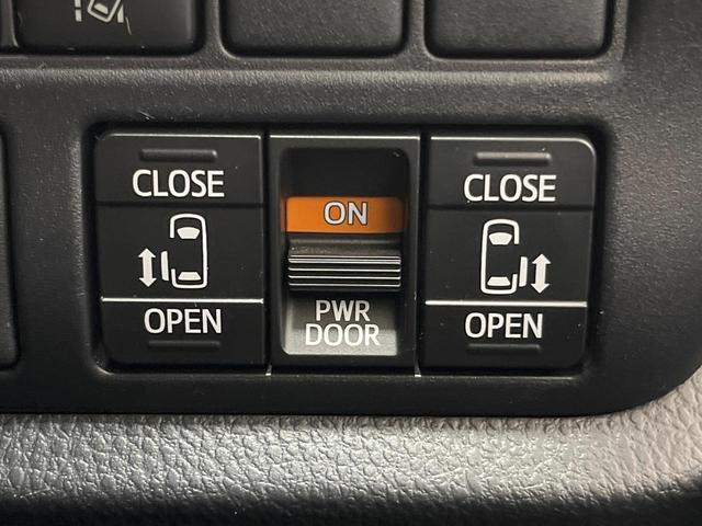 ヴォクシー Ｘ　ＳＤナビ　後席モニター　両側電動ドア　衝突被害軽減システム　禁煙車　ドラレコ　スマートキー　ＬＥＤヘッド　ビルトインＥＴＣ　クルコン　オートハイビーム　オートライト　デュアルエアコン（5枚目）