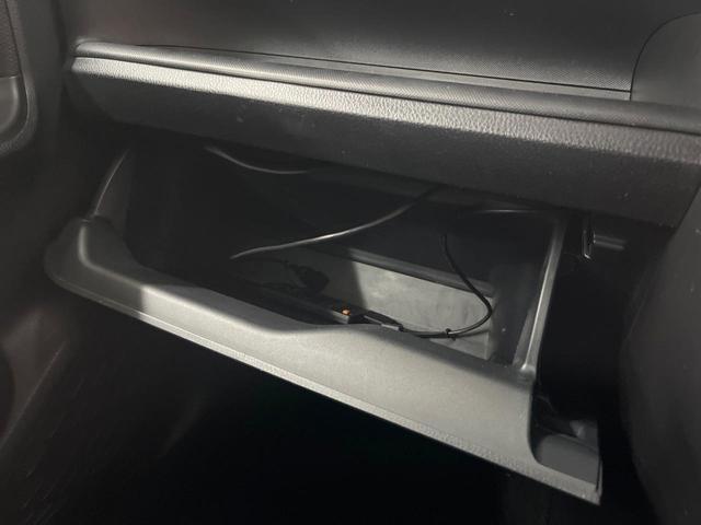 ヴォクシー Ｘ　ＳＤナビ　後席モニター　両側電動ドア　衝突被害軽減システム　禁煙車　ドラレコ　スマートキー　ＬＥＤヘッド　ビルトインＥＴＣ　クルコン　オートハイビーム　オートライト　デュアルエアコン（32枚目）