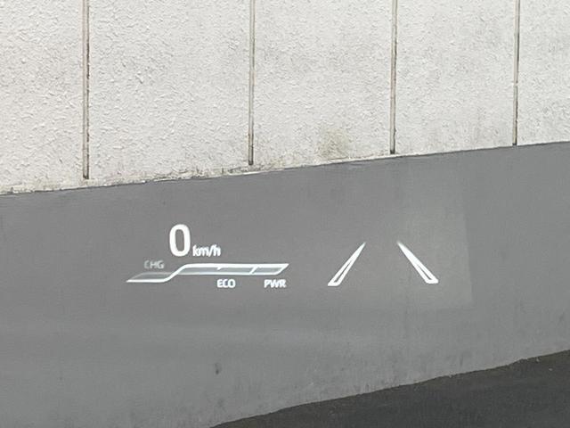 カローラツーリング ハイブリッド　ダブルバイビー　純正９型ＤＡ　衝突軽減装置　ＬＥＤヘッド　レーダークルーズ　ブラインドスポットモニター　ＥＴＣ　ドラレコ　Ｂｌｕｅｔｏｏｔｈ　ステアリングヒーター　シートヒーター　バックカメラ　オートエアコン（7枚目）