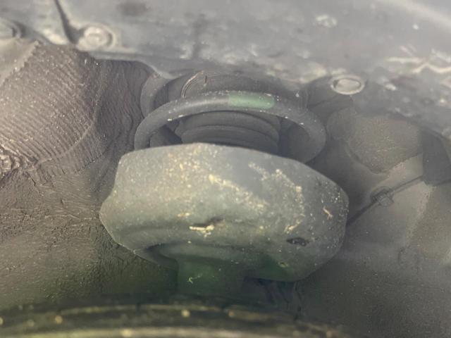 カローラツーリング ハイブリッド　ダブルバイビー　純正９型ＤＡ　衝突軽減装置　ＬＥＤヘッド　レーダークルーズ　ブラインドスポットモニター　ＥＴＣ　ドラレコ　Ｂｌｕｅｔｏｏｔｈ　ステアリングヒーター　シートヒーター　バックカメラ　オートエアコン（20枚目）