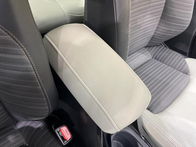 カローラツーリング ハイブリッド　ダブルバイビー　純正９型ＤＡ　衝突軽減装置　ＬＥＤヘッド　レーダークルーズ　ブラインドスポットモニター　ＥＴＣ　ドラレコ　Ｂｌｕｅｔｏｏｔｈ　ステアリングヒーター　シートヒーター　バックカメラ　オートエアコン（56枚目）