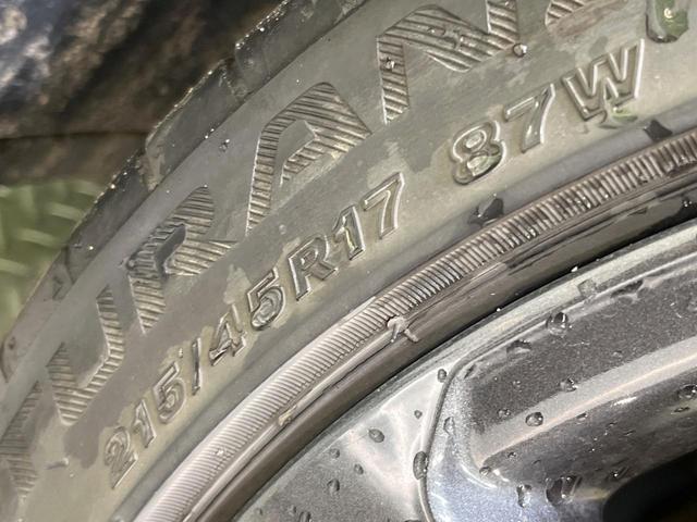 カローラツーリング ハイブリッド　ダブルバイビー　純正９型ＤＡ　衝突軽減装置　ＬＥＤヘッド　レーダークルーズ　ブラインドスポットモニター　ＥＴＣ　ドラレコ　Ｂｌｕｅｔｏｏｔｈ　ステアリングヒーター　シートヒーター　バックカメラ　オートエアコン（65枚目）