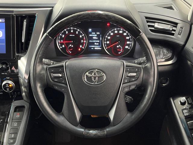 アルファード ２．５Ｓ　Ｃパッケージ　純正９型ＤＡ　サンルーフ　両側電動ドア　バックカメラ　１００Ｖ電源　衝突被害軽減システム　レーダークルーズ　禁煙車　電動リアゲート　前後席パワーシート　ドラレコ　コーナーセンサー　スマートキー（12枚目）