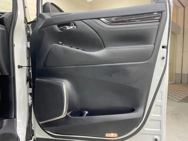 アルファード ２．５Ｓ　Ｃパッケージ　純正９型ＤＡ　サンルーフ　両側電動ドア　バックカメラ　１００Ｖ電源　衝突被害軽減システム　レーダークルーズ　禁煙車　電動リアゲート　前後席パワーシート　ドラレコ　コーナーセンサー　スマートキー（64枚目）