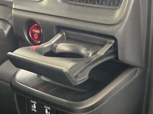 ステップワゴン ｅ：ＨＥＶスパーダ　純正８型ナビ　バックカメラ　両側電動ドア　衝突被害軽減システム　レーダークルーズ　禁煙車　電動リアゲート　ハーフレザーシート　コーナーセンサー　スマートキー　ＬＥＤヘッド　ビルトインＥＴＣ（28枚目）