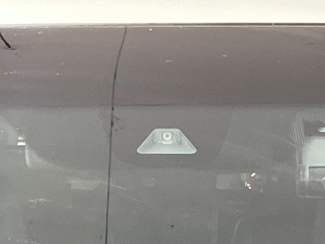 ステップワゴンスパーダ スパーダハイブリッド　Ｇ・ＥＸ　ホンダセンシング　両側電動スライド　純正ナビ　後席モニター　バックカメラ　衝突被害軽減装置　禁煙車　ハーフレザーシート　ドラレコ　コーナーセンサー　スマートキー　ＬＥＤヘッド　ＥＴＣ　Ｂｌｕｅｔｏｏｔｈ再生（7枚目）