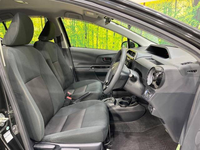 アクア Ｓスタイルブラック　９型ナビ　バックカメラ　衝突被害軽減装置　禁煙車　ドラレコ　スマートキー　ＬＥＤヘッド　ＥＴＣ　オートハイビーム　車線逸脱警報　オートライト　オートエアコン　Ｂｌｕｅｔｏｏｔｈ　ＣＤ　ＤＶＤ再生（8枚目）