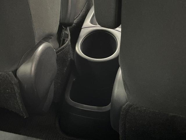 アクア Ｓスタイルブラック　９型ナビ　バックカメラ　衝突被害軽減装置　禁煙車　ドラレコ　スマートキー　ＬＥＤヘッド　ＥＴＣ　オートハイビーム　車線逸脱警報　オートライト　オートエアコン　Ｂｌｕｅｔｏｏｔｈ　ＣＤ　ＤＶＤ再生（41枚目）