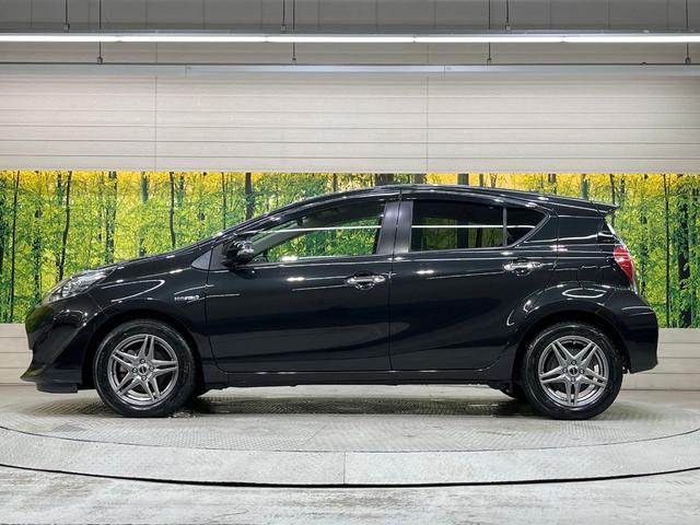 アクア Ｓスタイルブラック　９型ナビ　バックカメラ　衝突被害軽減装置　禁煙車　ドラレコ　スマートキー　ＬＥＤヘッド　ＥＴＣ　オートハイビーム　車線逸脱警報　オートライト　オートエアコン　Ｂｌｕｅｔｏｏｔｈ　ＣＤ　ＤＶＤ再生（45枚目）