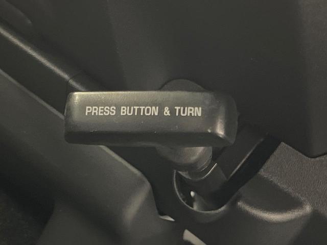 ハイエースバン スーパーＧＬ　ダークプライムＩＩ　ＳＤナビ　両側電動ドア　バックカメラ　禁煙車　ハーフレザーシート　コーナーセンサー　スマートキー　ＬＥＤヘッド　ビルトインＥＴＣ　オートハイビーム　車線逸脱警報　オートライト　オートエアコン（29枚目）