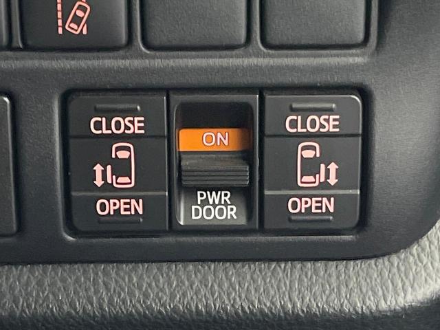 エスクァイア Ｇｉ　ブラックテーラード　純正１０型ナビ　バックカメラ　両側電動ドア　衝突被害軽減システム　禁煙車　レザー調シート　ドラレコ　スマートキー　ＬＥＤヘッド　ビルトインＥＴＣ　クルコン　純正１５インチアルミ　オートハイビーム（5枚目）