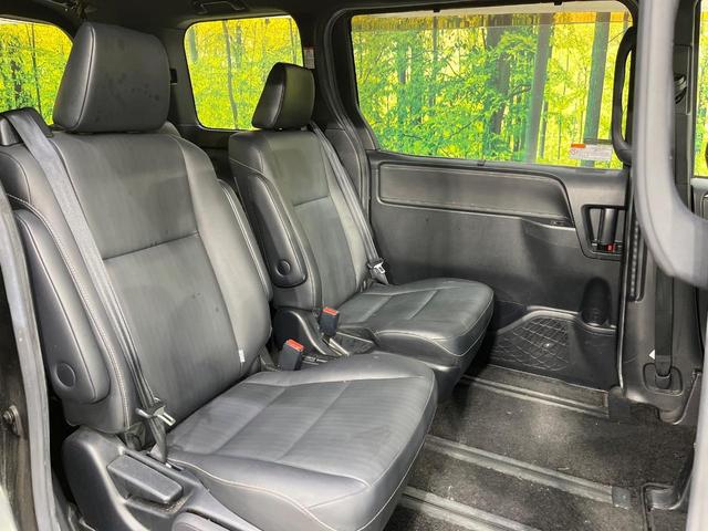 エスクァイア Ｇｉ　ブラックテーラード　純正１０型ナビ　バックカメラ　両側電動ドア　衝突被害軽減システム　禁煙車　レザー調シート　ドラレコ　スマートキー　ＬＥＤヘッド　ビルトインＥＴＣ　クルコン　純正１５インチアルミ　オートハイビーム（9枚目）