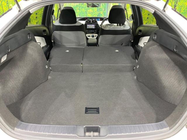 プリウス S 純正ナビ バックカメラ 禁煙車 スマートキー LEDヘッド ETC オートライト オートエアコン Bluetooth CD DVD再生 フルセグ 革巻きステアリング 電動格納ミラー プライバシーガラス(9枚目)