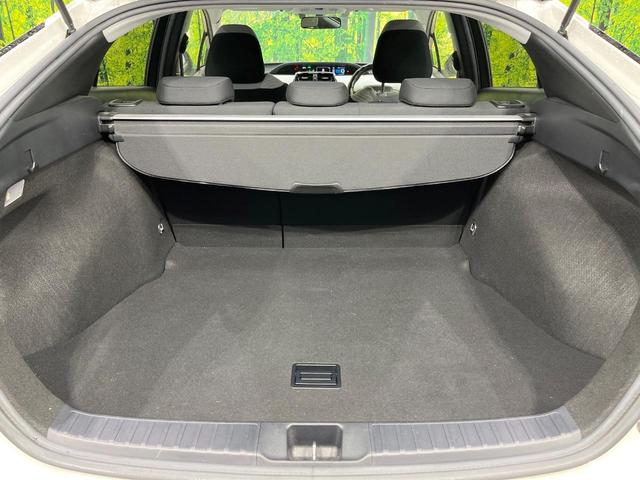 プリウス S 純正ナビ バックカメラ 禁煙車 スマートキー LEDヘッド ETC オートライト オートエアコン Bluetooth CD DVD再生 フルセグ 革巻きステアリング 電動格納ミラー プライバシーガラス(53枚目)