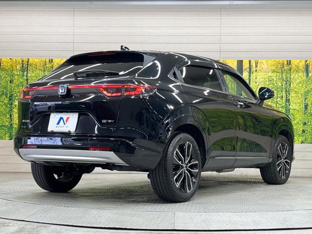 ヴェゼル ｅ：ＨＥＶ　Ｚ　８型ナビ　ドラレコ　ＥＴＣ　Ｂｌｕｅｔｏｏｔｈ　ブラインドスポットモニター　レーダークルーズ　ＬＥＤヘッド　衝突軽減装置　電動リアゲート　バックカメラ　オートエアコン　電動パーキング（17枚目）