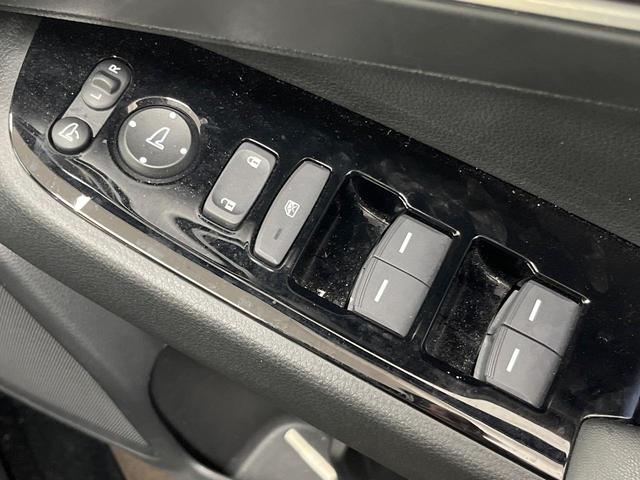 ヴェゼル ｅ：ＨＥＶ　Ｚ　８型ナビ　ドラレコ　ＥＴＣ　Ｂｌｕｅｔｏｏｔｈ　ブラインドスポットモニター　レーダークルーズ　ＬＥＤヘッド　衝突軽減装置　電動リアゲート　バックカメラ　オートエアコン　電動パーキング（39枚目）