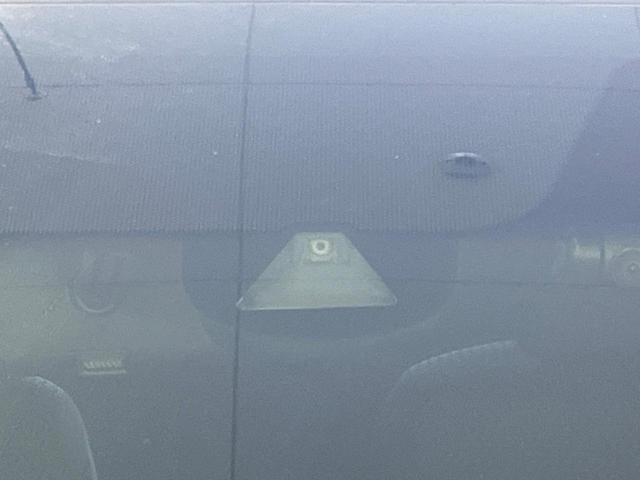 フィット １３Ｇ・Ｌ　ホンダセンシング　純正ナビ　衝突軽減装置　レーダークルーズ　ＥＴＣ　バックカメラ　ＬＥＤヘッド　ドラレコ　オートエアコン　スマートキー　プッシュスタート　シートリフター　電動格納ドアミラー　アイドリングストップ（7枚目）