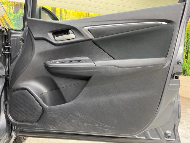 フィット １３Ｇ・Ｌ　ホンダセンシング　純正ナビ　衝突軽減装置　レーダークルーズ　ＥＴＣ　バックカメラ　ＬＥＤヘッド　ドラレコ　オートエアコン　スマートキー　プッシュスタート　シートリフター　電動格納ドアミラー　アイドリングストップ（45枚目）