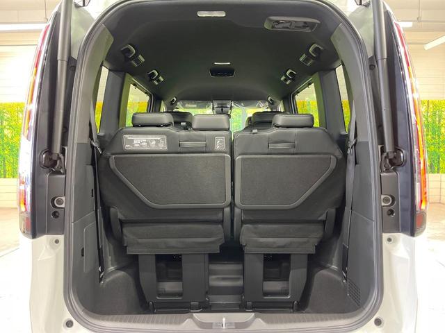 ステップワゴン ｅ：ＨＥＶスパーダ　登録済未使用車　純正１１．４型ナビ　両側電動スライド　レーダークルーズ　ブラインドスポットモニター　衝突軽減装置　ＬＥＤヘッド　Ｂｌｕｅｔｏｏｔｈ　フルセグＴＶ　シートヒーター　電動リアゲート（11枚目）