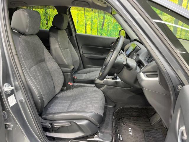 フィット ｅ：ＨＥＶホーム　純正８型ナビ　ＥＴＣ　ドラレコ　レーダークルーズ　ＬＥＤヘッド　衝突軽減装置　バックカメラ　オートエアコン　電動パーキング　オートホールド　スマートキー　プッシュスタート　フルセグＴＶ（8枚目）