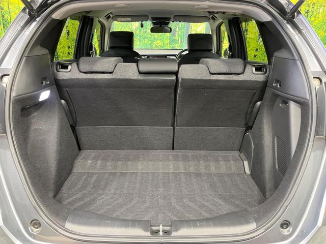 フィット ｅ：ＨＥＶホーム　純正８型ナビ　ＥＴＣ　ドラレコ　レーダークルーズ　ＬＥＤヘッド　衝突軽減装置　バックカメラ　オートエアコン　電動パーキング　オートホールド　スマートキー　プッシュスタート　フルセグＴＶ（10枚目）