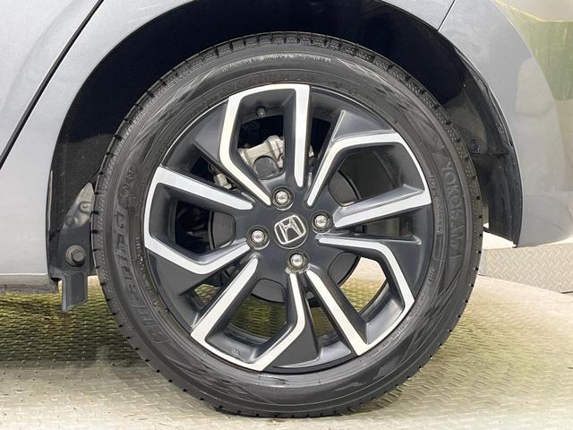 フィット ｅ：ＨＥＶホーム　純正８型ナビ　ＥＴＣ　ドラレコ　レーダークルーズ　ＬＥＤヘッド　衝突軽減装置　バックカメラ　オートエアコン　電動パーキング　オートホールド　スマートキー　プッシュスタート　フルセグＴＶ（48枚目）