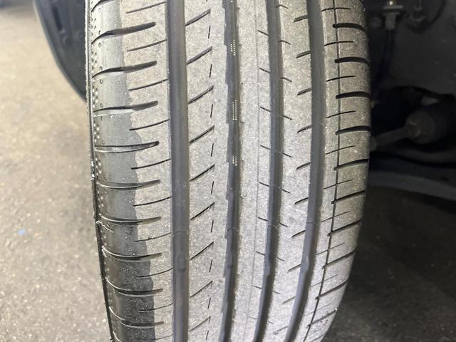 フィット ｅ：ＨＥＶホーム　純正８型ナビ　ＥＴＣ　ドラレコ　レーダークルーズ　ＬＥＤヘッド　衝突軽減装置　バックカメラ　オートエアコン　電動パーキング　オートホールド　スマートキー　プッシュスタート　フルセグＴＶ（49枚目）