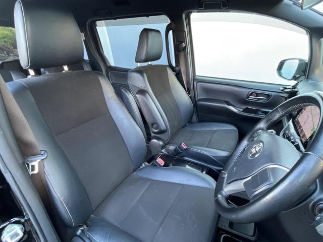 ノア Ｓｉ　ダブルバイビー　モデリスタ　両側電動ドア　純正ＳＤナビ　後席モニター　バックカメラ　衝突被害軽減システム　禁煙車　ハーフレザーシート　ドラレコ　スマートキー　ＬＥＤヘッド　ビルトインＥＴＣ　クルコン（9枚目）