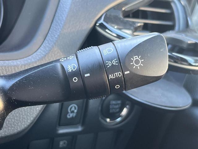 ノア Ｓｉ　ダブルバイビー　モデリスタ　両側電動ドア　純正ＳＤナビ　後席モニター　バックカメラ　衝突被害軽減システム　禁煙車　ハーフレザーシート　ドラレコ　スマートキー　ＬＥＤヘッド　ビルトインＥＴＣ　クルコン（35枚目）