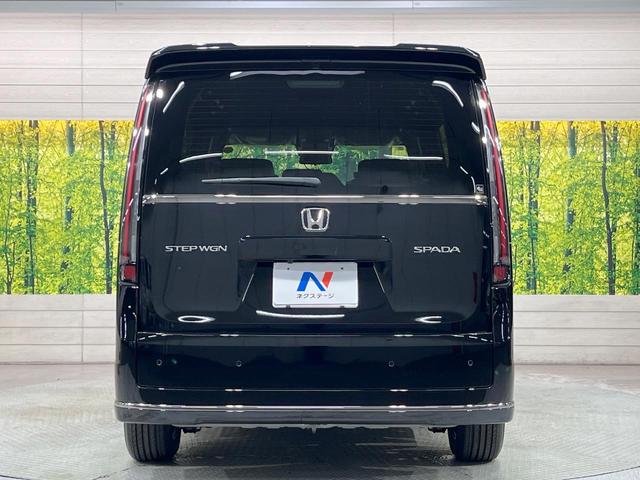 ステップワゴン スパーダ　純正１１．４型ナビ　両側電動スライド　ブラインドスポットモニター　衝突軽減装置　レーダークルーズ　ＬＥＤヘッド　電動リアゲート　シートヒーター　合皮シート　オットマン　Ｂｌｕｅｔｏｏｔｈ　フルセグＴＶ（16枚目）