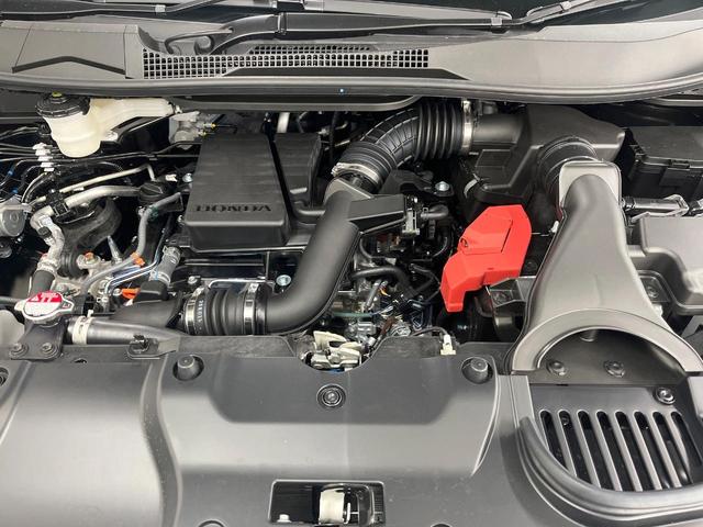 ステップワゴン スパーダ　純正１１．４型ナビ　両側電動スライド　ブラインドスポットモニター　衝突軽減装置　レーダークルーズ　ＬＥＤヘッド　電動リアゲート　シートヒーター　合皮シート　オットマン　Ｂｌｕｅｔｏｏｔｈ　フルセグＴＶ（18枚目）