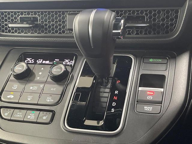 ステップワゴン スパーダ　純正１１．４型ナビ　両側電動スライド　ブラインドスポットモニター　衝突軽減装置　レーダークルーズ　ＬＥＤヘッド　電動リアゲート　シートヒーター　合皮シート　オットマン　Ｂｌｕｅｔｏｏｔｈ　フルセグＴＶ（24枚目）