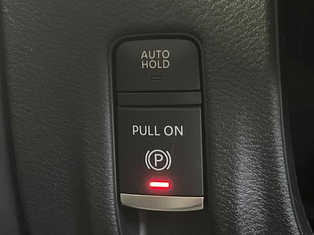 セレナ ハイウェイスターＶ　登録済未使用車　純正１２．３型ナビ　両側電動スライド　全周囲カメラ　衝突軽減　レーダークルーズ　ハーフレザーシート　ドラレコ　コーナーセンサー　スマートキー　ＬＥＤヘッド　ビルトインＥＴＣ（7枚目）