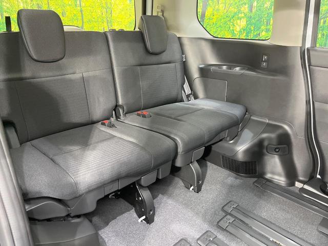 セレナ ハイウェイスターＶ　登録済未使用車　純正１２．３型ナビ　両側電動スライド　全周囲カメラ　衝突軽減　レーダークルーズ　ハーフレザーシート　ドラレコ　コーナーセンサー　スマートキー　ＬＥＤヘッド　ビルトインＥＴＣ（10枚目）