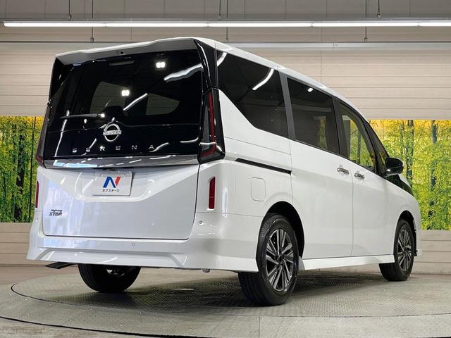 セレナ ハイウェイスターＶ　登録済未使用車　純正１２．３型ナビ　両側電動スライド　全周囲カメラ　衝突軽減　レーダークルーズ　ハーフレザーシート　ドラレコ　コーナーセンサー　スマートキー　ＬＥＤヘッド　ビルトインＥＴＣ（17枚目）