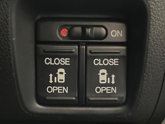 Ｎ－ＢＯＸカスタム Ｇ・ターボＡパッケージ　純正ナビ　両側電動スライド　衝突軽減装置　ＨＩＤヘッド　ＥＴＣ　クルーズコントロール　Ｂｌｕｅｔｏｏｔｈ　１５インチアルミホイール　オートエアコン　スマートキー　プッシュスタート　シートリフター（4枚目）