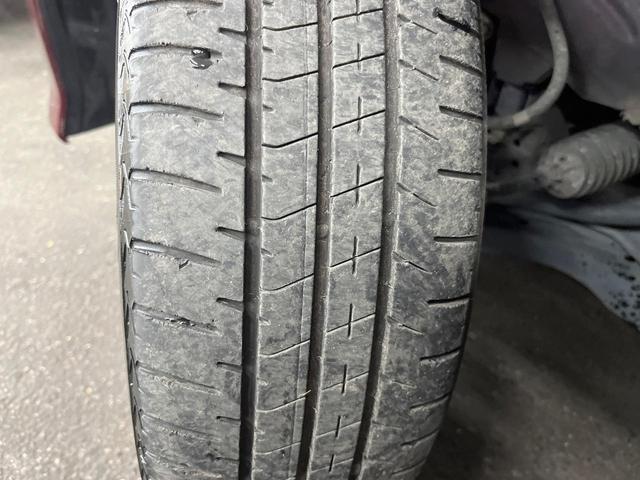 Ｎ－ＢＯＸカスタム Ｇ・ターボＡパッケージ　純正ナビ　両側電動スライド　衝突軽減装置　ＨＩＤヘッド　ＥＴＣ　クルーズコントロール　Ｂｌｕｅｔｏｏｔｈ　１５インチアルミホイール　オートエアコン　スマートキー　プッシュスタート　シートリフター（49枚目）