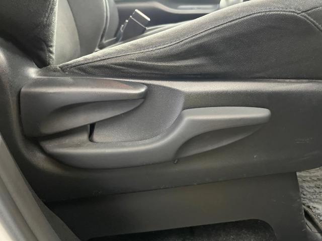 ノア G 純正9型ナビ バックカメラ 両側電動スライド ETC ドラレコ LEDヘッドライト フォグランプ 純正アルミ スマートキー オートライト オートエアコン Bluetooth フルセグTV(38枚目)