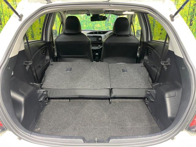 ヴィッツ ＧＲスポーツＧＲ　５ＭＴ　ディスプレイオーディオ　衝突軽減装置　ＥＴＣ　バックカメラ　ＬＥＤヘッド　デジタルミラー　スマートキー　プッシュスタート　オートエアコン　電動格納ドアミラー　オートライト（10枚目）