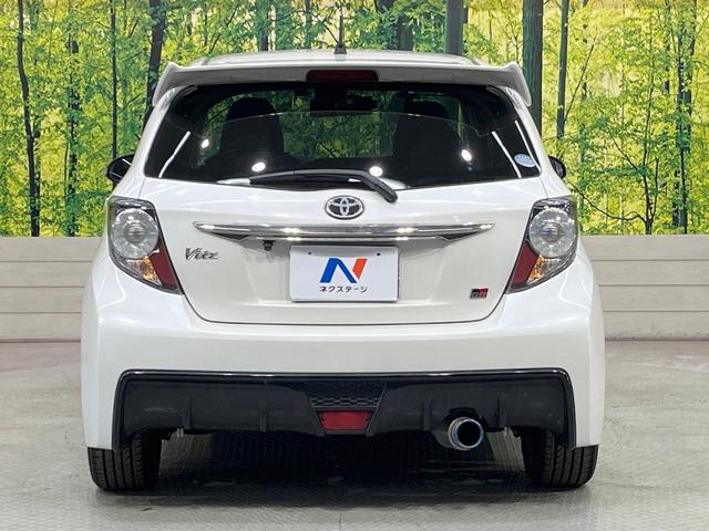 ヴィッツ ＧＲスポーツＧＲ　５ＭＴ　ディスプレイオーディオ　衝突軽減装置　ＥＴＣ　バックカメラ　ＬＥＤヘッド　デジタルミラー　スマートキー　プッシュスタート　オートエアコン　電動格納ドアミラー　オートライト（15枚目）