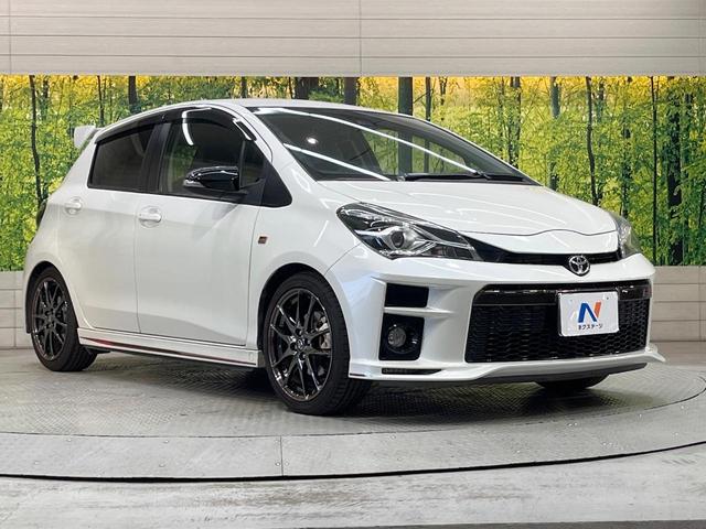 ヴィッツ ＧＲスポーツＧＲ　５ＭＴ　ディスプレイオーディオ　衝突軽減装置　ＥＴＣ　バックカメラ　ＬＥＤヘッド　デジタルミラー　スマートキー　プッシュスタート　オートエアコン　電動格納ドアミラー　オートライト（16枚目）