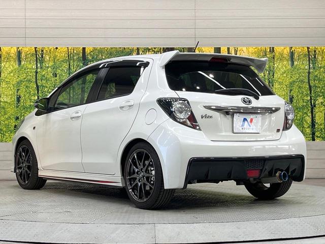 ヴィッツ ＧＲスポーツＧＲ　５ＭＴ　ディスプレイオーディオ　衝突軽減装置　ＥＴＣ　バックカメラ　ＬＥＤヘッド　デジタルミラー　スマートキー　プッシュスタート　オートエアコン　電動格納ドアミラー　オートライト（49枚目）