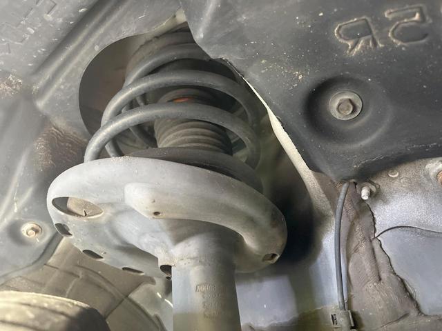 ノア X スマートエディション 純正8型ナビ 後席モニター 両側電動スライド ドラレコ バックカメラ HIDヘッド Bluetooth ETC スマートキー プッシュスタート オートエアコン プライバシーガラス(21枚目)